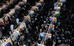 connecticum Messestände Deutsche und internationale Unternehmen auf der Karrieremesse in Berlin