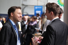 Jobinterviews am Messestand in entspannter Atmosphäre Jobinterviews am Messestand in entspannter Atmosphäre