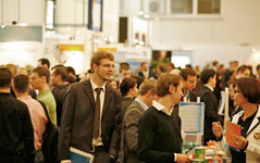 connecticum Recruiting Event Messegäste Messepräsenz als efolgreiches Instrument der Mitarbeitersuche