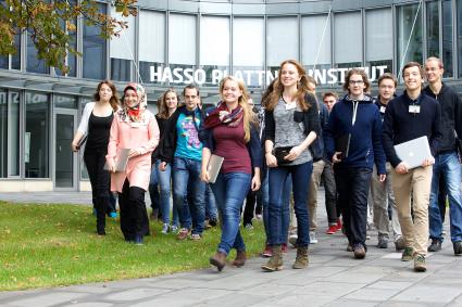 Studienstart-leicht-gemacht-Am-Hasso-Plattner-Institut-nehmen-Paten-die-Erstsemester-in-Empfang