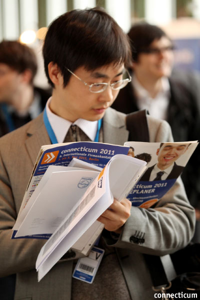 Internationale Studenten auf der Recruiting-Messe mit Asien-Kongress