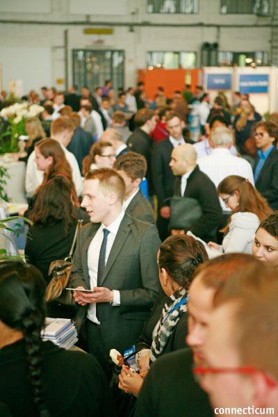 Das Berufseinsteiger Gehalt ist von Interesse und Thema der Karrieregespräche