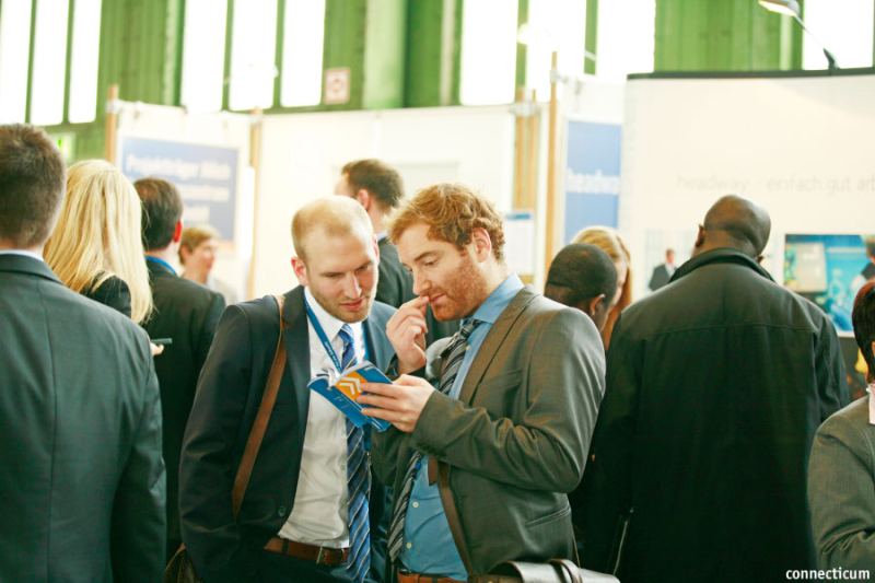 Personalrecruiting - Bewerber suchen Firmen, der Pocketmesseguide informiert