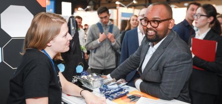 WiING-Arbeitgeber auf der connecticum Karrieremesse Berlin