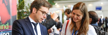 Persönliche Beratung am Messestand auf der connecticum